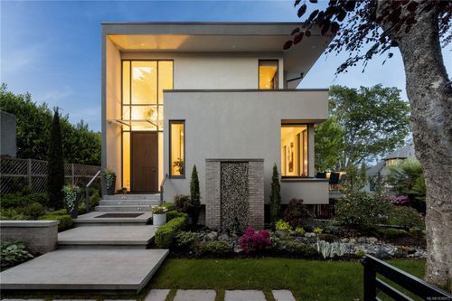 2816 Burdick Ave, Oak Bay, BC, V8R3M2 | Card Image