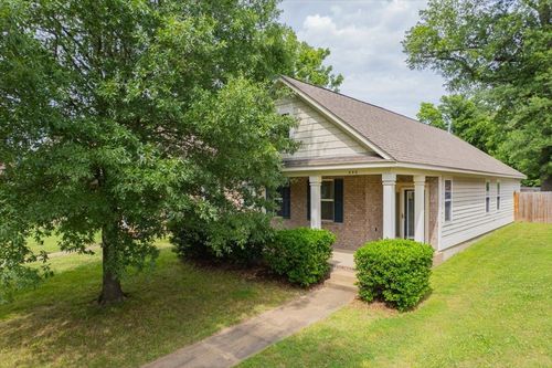 840 Woodlawn St, Memphis, TN, 38107-2528 | Card Image
