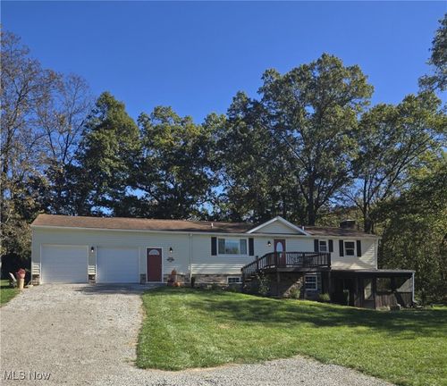 7915 East Pike, Norwich, OH, 43767-9756 | Card Image