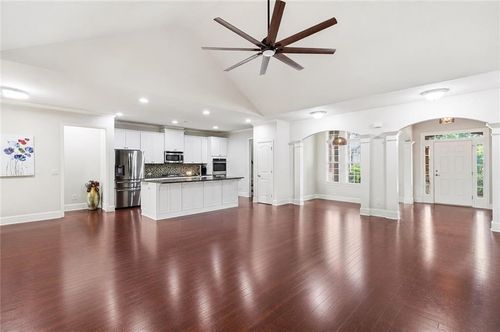 6680 Bransford Dr, Cumming, GA, 30040-5914 | Card Image