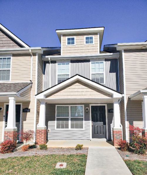 198 Alexander Blvd, Clarksville, TN, 37040-5144 | Card Image