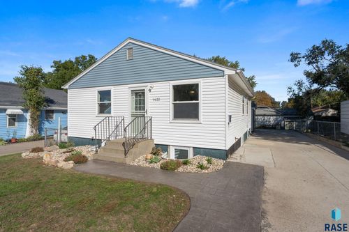 1422 E 4th St Street, Sioux Falls, SD, 57103 | Card Image