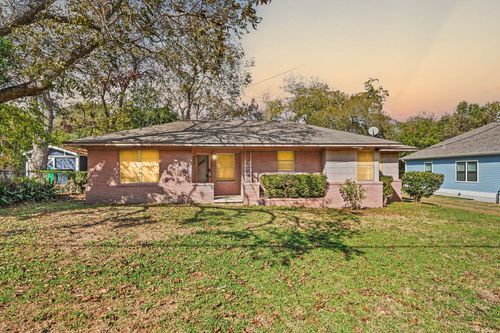 408 W Chauncy St, Brenham, TX, 77833-4702 | Card Image