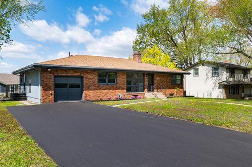 2843 Churchill St, Roseville, MN, 55113-2044 | Card Image