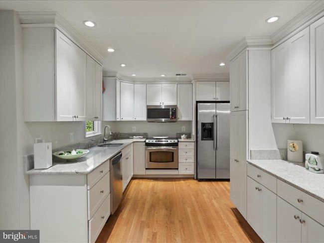 1564 Mclean Commons Ct, Townhouse with 3 bedrooms, 4 bathrooms and null parking in MCLEAN VA | Image 15