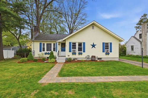 61 Wood Ave, East Longmeadow, MA, 01028-1520 | Card Image