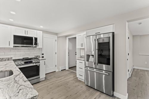 1-19 Coach Ln, Norwood, MA, 02062-5303 | Card Image