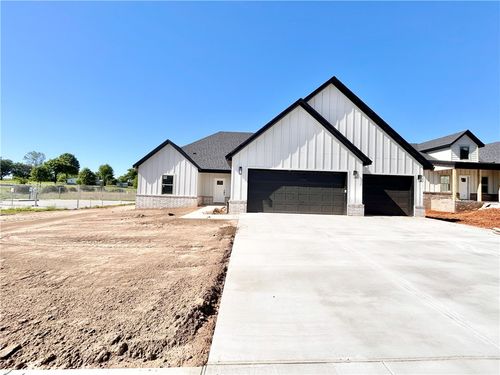 2221 Crane Ave, Pea Ridge, AR, 72751-3068 | Card Image