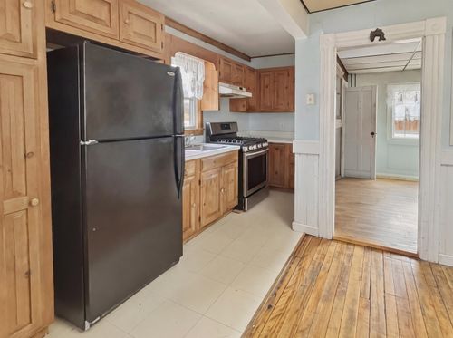 808 Grove Street, Manchester, NH, 03103 | Card Image