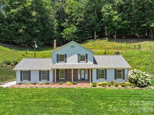 121 Fortner Dr, Waynesville, NC, 28786-8767 | Card Image