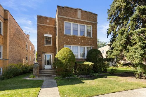 8130 Kenneth Ave, Skokie, IL, 60076-3273 | Card Image