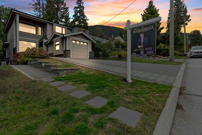 854 Montroyal Blvd, House other with 5 bedrooms, 4 bathrooms and 1 parking in North Vancouver BC | Image 1