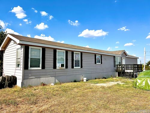 18707 County Road 5736, Castroville, TX, 78009-2217 | Card Image