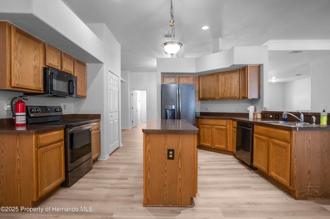 7285 Nightwalker Rd, House other with 4 bedrooms, 3 bathrooms and null parking in WEEKI WACHEE FL | Image 15
