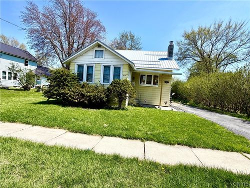 610 Cooper St, Watertown, NY, 13601-1402 | Card Image