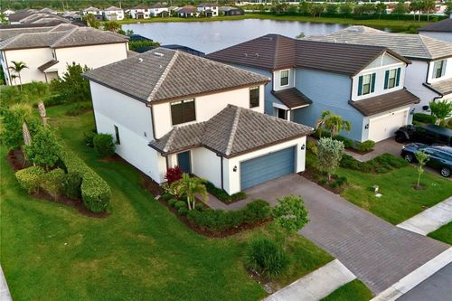 6111 Bluestar Ct, Lakewood Ranch, FL, 34211-1782 | Card Image