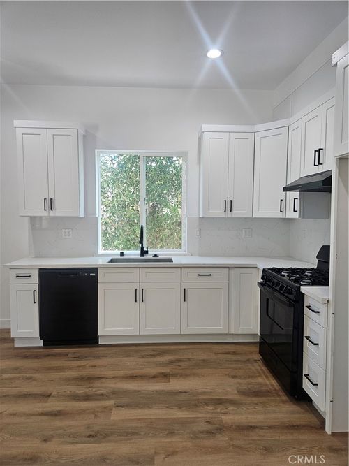 6955 Rhea Ave, Reseda, CA, 91335-4004 | Card Image