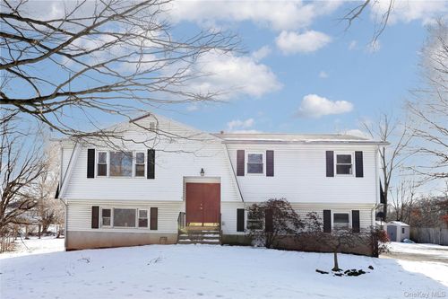 3 Brettmann Cir, New City, NY, 10956-2719 | Card Image