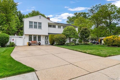 57 Meeting Lane, Oyster Bay, NY, 11801 | Card Image