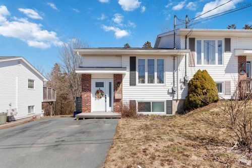 37 Kindling Crescent, Middle Sackville, NS, B4E2V2 | Card Image