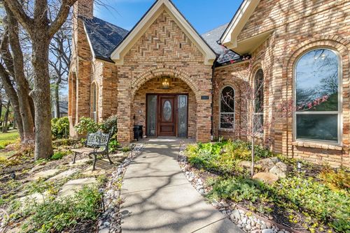 3917 Laurel Lane, Bedford, TX, 76021 | Card Image