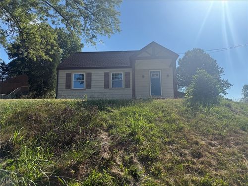 7750 Waynesburg Dr Se, Waynesburg, OH, 44688-9797 | Card Image