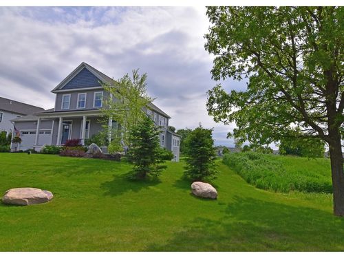 8 Medalist Dr, South Burlington, VT, 05403-5614 | Card Image