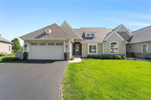 1802 Lindens Court, Oconomowoc, WI, 53066 | Card Image