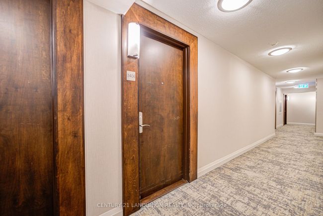 3406 - 763 Bay St, Condo with 2 bedrooms, 1 bathrooms and 1 parking in Toronto ON | Image 5