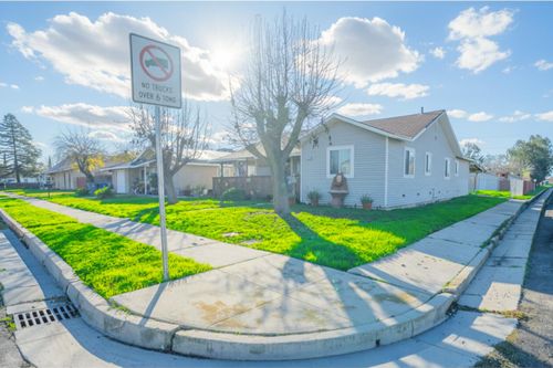 1202 Golden Gate Ave, Dos Palos, CA, 93620-2041 | Card Image