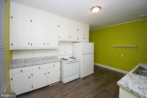 219 W Howard St, HAGERSTOWN, MD, 21740-6318 | Card Image