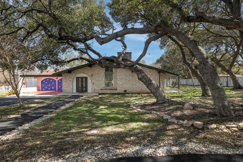 640 Rainbow Rdg, Canyon Lake, TX, 78133-5075 | Card Image