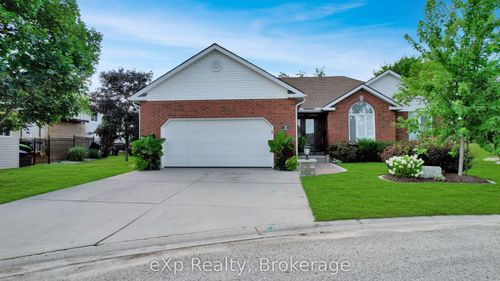 3 Cedar Crt, Walkerton, ON, N0G2V0 | Card Image