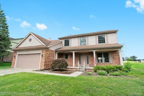 6416 Golf View Dr, Clarkston, MI, 48346-3084 | Card Image