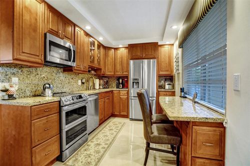 apt-308-3520 Oaks Way, Pompano Beach, FL, 33069-5378 | Card Image