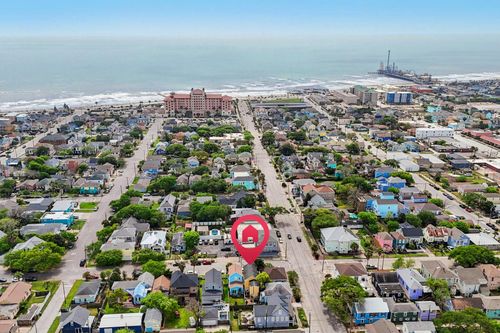 2024 Avenue N, Galveston, TX, 77550-4736 | Card Image