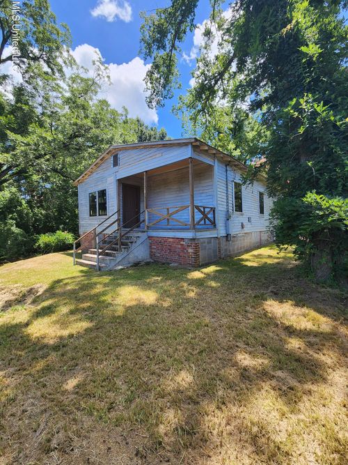 451 W Stiers Ln, Natchez, MS, 39120-2562 | Card Image