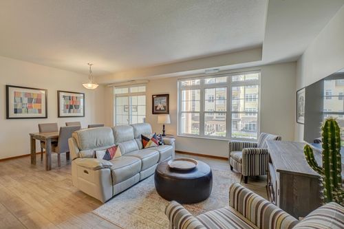 unit-208-2550 38th Ave Ne, Saint Anthony, MN, 55421-5037 | Card Image