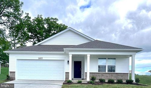 107 Centergate Dr, CHARLES TOWN, WV, 25414-5490 | Card Image