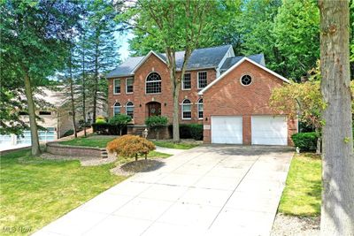 View of front of property featuring a front yard | Image 2