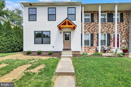 2515 Girard Ave, Reading, PA, 19609-1811 | Card Image