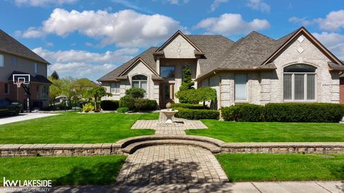 47843 Milonas Dr, Shelby Twp, MI, 48315-5039 | Card Image