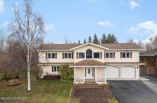 1271 Kuykendall St, Fairbanks, AK, 99709-3157 | Card Image