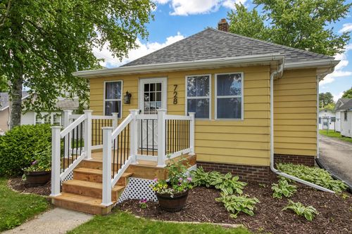 728 Vine St, WISCONSIN DELLS, WI, 53965-1620 | Card Image