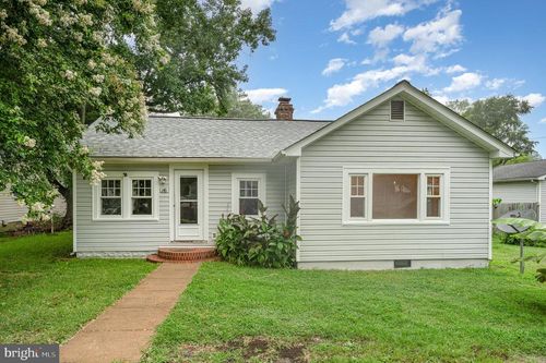 143 5th St, Colonial Beach, VA, 22443-1707 | Card Image