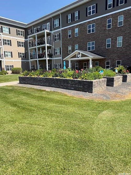 8 - 1802 106 Th St, Condo with 2 bedrooms, 1 bathrooms and 1 parking in North Battleford SK | Card Image