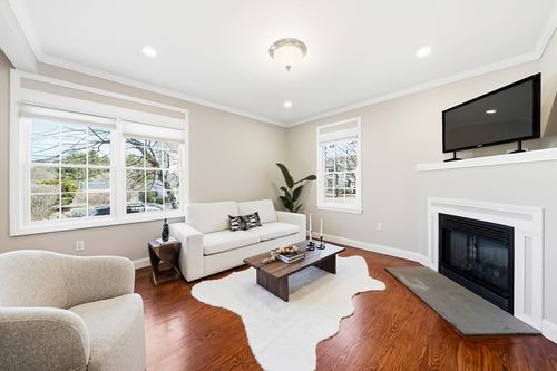 a-38 Pickering St, Winchester, MA, 01890-1516 | Card Image