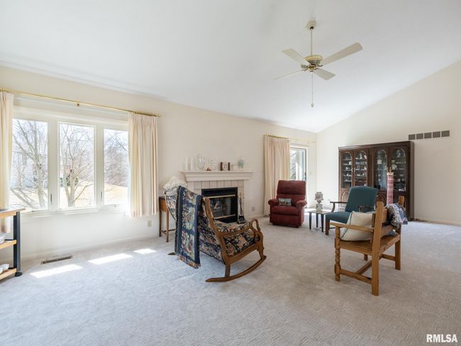 7619 N Melissa Ln, Condo with 3 bedrooms, 3 bathrooms and null parking in Peoria IL | Image 6