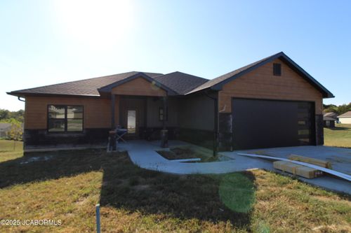 435 Dover Ct, Holts Summit, MO, 65043-2131 | Card Image