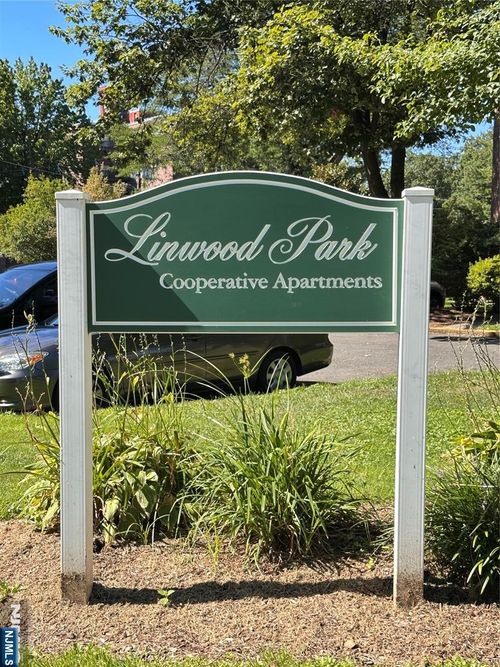411 Park Pl, Fort Lee, NJ, 07024-3733 | Card Image